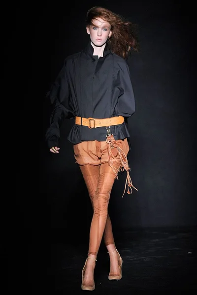 Look 25